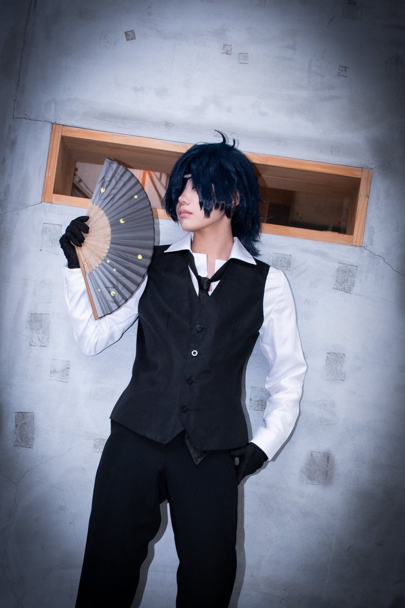 RiiSuzan's tweet photo. 【コスプレ / Cosplay】 

刀剣乱舞/燭台切光忠

model：盲皆さん（ @Mekuramina_5855 ） 

撮影させていただきました📸✨足が長い！イケメン！ばーり素敵でした…！！！😍

photo：@RiiSuzan 

#仙スト　#コスプレス https://t.co/t58fVetUMa