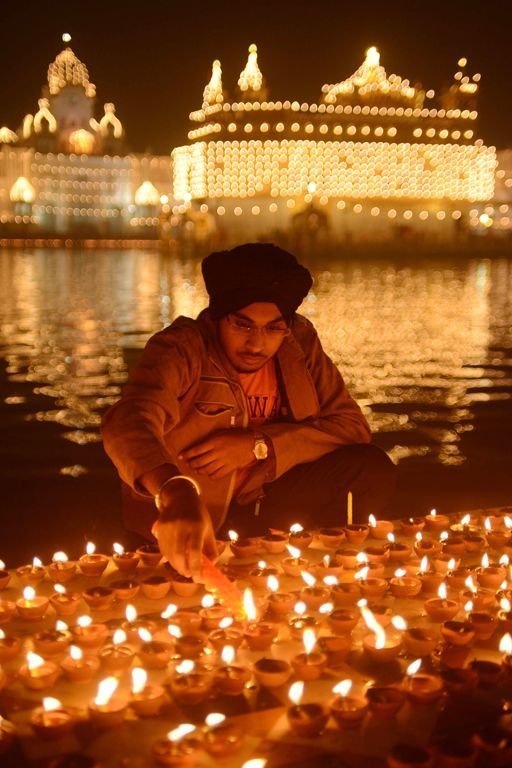 Amala_khanzay's tweet photo. 🇵🇰In Pakistan nobody gets hurt because of their religion.

☪️✝️🕉️🇵🇰 https://t.co/Vmxwi81QAV