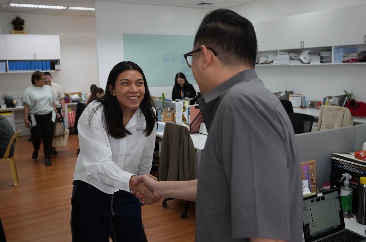 spikeit2dmaxx's tweet photo. The enabler alyssa valdez with senator bam aquino 💕 https://t.co/U1I1xz3Z0k