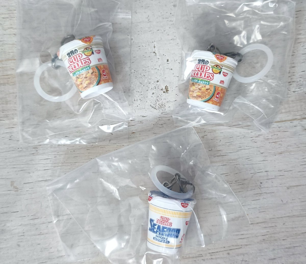 9517sm's tweet photo. たまごっち UFO スイング
チロルチョコ めじるし アクセサリー
カップヌードル

【譲 】 みみっち アーモンド ミルクヌガー2個 シーフード ラクサ2個
【求】 チロルチョコ ビス(ブルー)
カップヌードル カップヌードルカレー
郵送交換 or 東京葛飾近郊手渡し希望

 #ガチャ #交換 https://t.co/VpJs4wm3ew