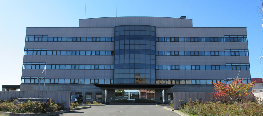 hoshusokuhou's tweet photo. 【悲報】これだけやって起訴内容は「無免許運転」のみ
無職の中国籍を無免許運転で起訴　物損事故をきっかけに発覚で

・免許改ざん（公文書偽造）
・レンタカー借りる（詐欺）
・東京と北海道で運転（無免許）
・事故る（物損事故）
・「私は運転してない」（虚偽申告）

・無職の崔子墨（ツイ・ヅーモウ）

役満なのに軽すぎる。追起訴はよ！

物損事故起こして「運転してません」の言い訳は無理あるやろ！