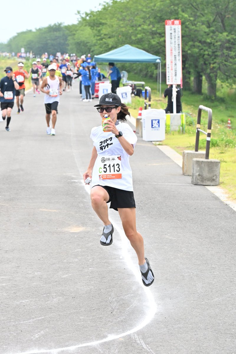 chanchancos's tweet photo. 躍動感と横コマネチなら
私に任せろ

#小布施見にマラソン
#酷道ランナー
#台湾サンダル
#横コマネチ https://t.co/gYqmTUUvg5