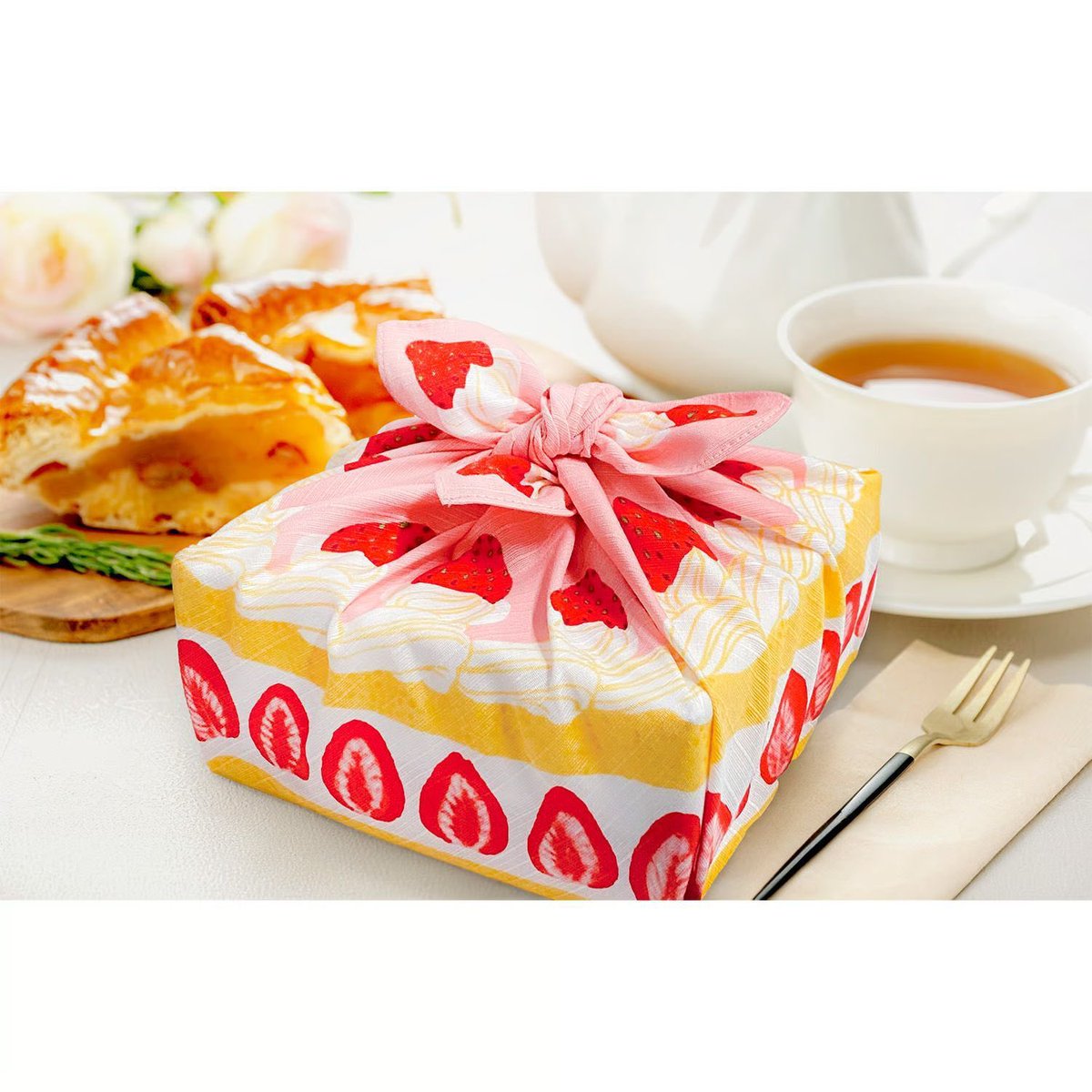 bbublequm's tweet photo. Strawberry Shortcake | Misato Asayama 🍰
ผ้าห่อกล่องข้าว นรมากก จะเปลี่ยนเป็นผูกผมก็ได้น้า https://t.co/Xg8X2UfrDe