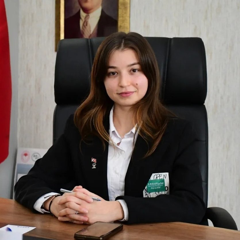 KopruluHat87739's tweet photo. #RümeysaEker, 
Atatürk’e ve Atatürkçülere hakaret etti, serbest! 

Seni de unutmadık! 
🇹🇷⚖️🇹🇷 https://t.co/D3HXbZUzUj