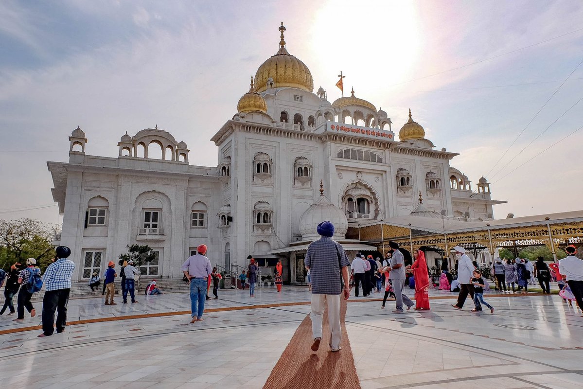 dashmeshpitaa's tweet photo. ਮਿਲੁ ਜਗਦੀਸ ਮਿਲਨ ਕੀ ਬਰੀਆ ॥

Meet the Lord of the Universe-now is the time to meet him (in this human birth).

ਚਿਰੰਕਾਲ ਇਹ ਦੇਹ ਸੰਜਰੀਆ ॥੧॥ ਰਹਾਉੁ ॥

After so very long (reincarnations), this human body was fashioned for you. https://t.co/Pi2Y21ETD5