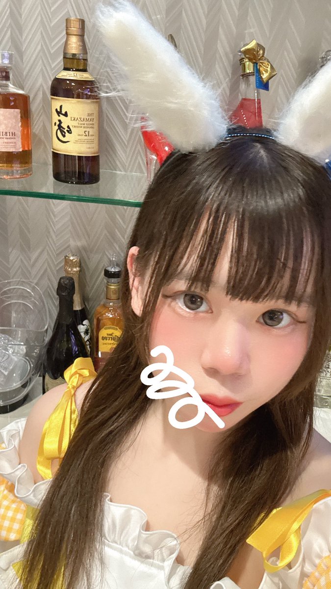 paddock_pome's tweet photo. 馬主さん来ないかなぁ🥺🥺
#秋葉原#馬#コンカフェ#競馬 https://t.co/BoyDaWnXrw