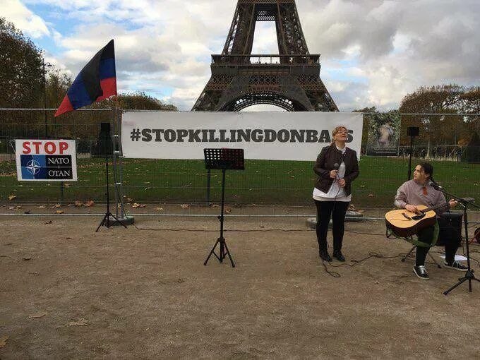 SputnikMundo's tweet photo. 🇷🇺🚫 En Occidente la ayuda a la población civil en Donbás se considera un delito, denuncia la comisionada rusa para DDHH

Así la comisionada rusa para los Derechos Humanos, Yana Lantrátova, se refirió al juicio contra Anna Nóvikova, fundadora de la ONG SOS Donbass, que comenzará el 15 de julio en París. La activista fue detenida en noviembre de 2025, acusada de espionaje tras una denuncia presentada por la Unión de Ucranianos de Francia.

❗️ Lantrátova subrayó que la única culpa de Nóvikova es ser fundadora y vicepresidenta de la organización humanitaria SOS Donbass.

🗣 "Considero que la detención de Anna Nóvikova es injustificada y tiene motivaciones políticas. Como defensora del pueblo de Rusia, seguiré de cerca el proceso judicial. Seguiremos dando a conocer estos hechos en los foros internacionales", señaló.

En este sentido, afirmó que en París se considera aceptable financiar con dinero de los contribuyentes el envío a Ucrania de misiles de largo alcance que se utilizan contra la población civil.

Como ejemplo, citó la tragedia de Starobelsk y los ataques contra autobuses con civiles en Lugansk y la región de Briansk, incluidos vehículos con niños bielorrusos.

🔊 "Pero cuando una mujer frágil recoge alimentos, ropa, pañales para bebés y medicamentos para las personas afectadas por esos mismos bombardeos, se la juzga como si fuera una espía peligrosa. La ayuda a la población civil y la búsqueda de la verdad se equiparan ahora en Occidente con un delito", enfatizó Lantrátova.