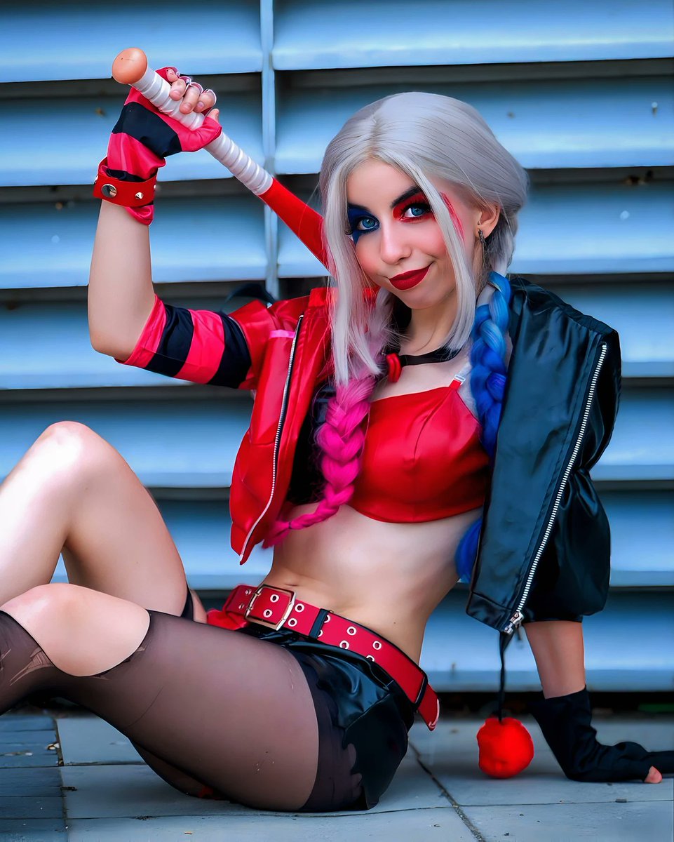 harlslindaa's tweet photo. Aquí tengo unas sesiones de fotos antiguas de Harley Quinn, a partir de ahora también usaré X para mi cuenta de cosplay. 💨 Dale ❤️ y 💬 cuál es tu foto favorita.

-

#harleyquinn #dccomics #cosplay #harleyquinnedit #harlslindaa #batman #harleyquinncosplay #harleyquinnpop #hq https://t.co/aq6H1XimDm
