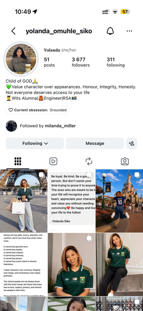 its_Lubaby_'s tweet photo. I swear one person runs both these shady pages 😂✋ guys aniphilanga tu ???? https://t.co/eeGIftb9gx