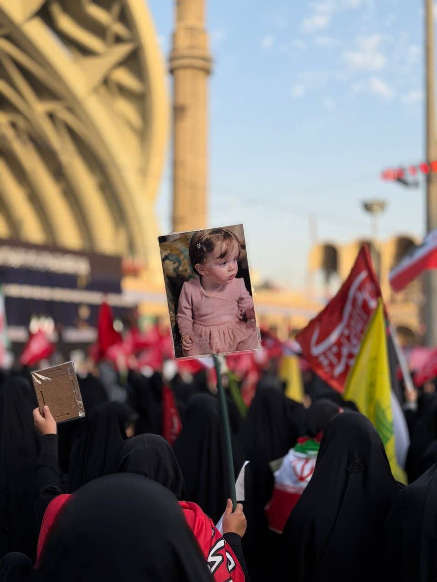 abasaleh1420's tweet photo. نسل امروز، امانت‌دار خــ. ونِ امام شهـ. ید است؛ امانتی که باید با عزت به نسل‌های بعد سپرده شود.

#یا_لثارات_الخامنه_ای https://t.co/Tr6u1Z7FqT