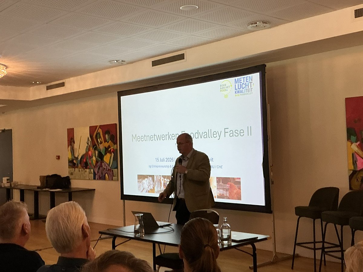 deheij's tweet photo. Henk Kievit vertelt over het meetnetwerk Gelderse Vallei. #doelstelling @StikstofInfo https://t.co/4ZQf4xHKOl