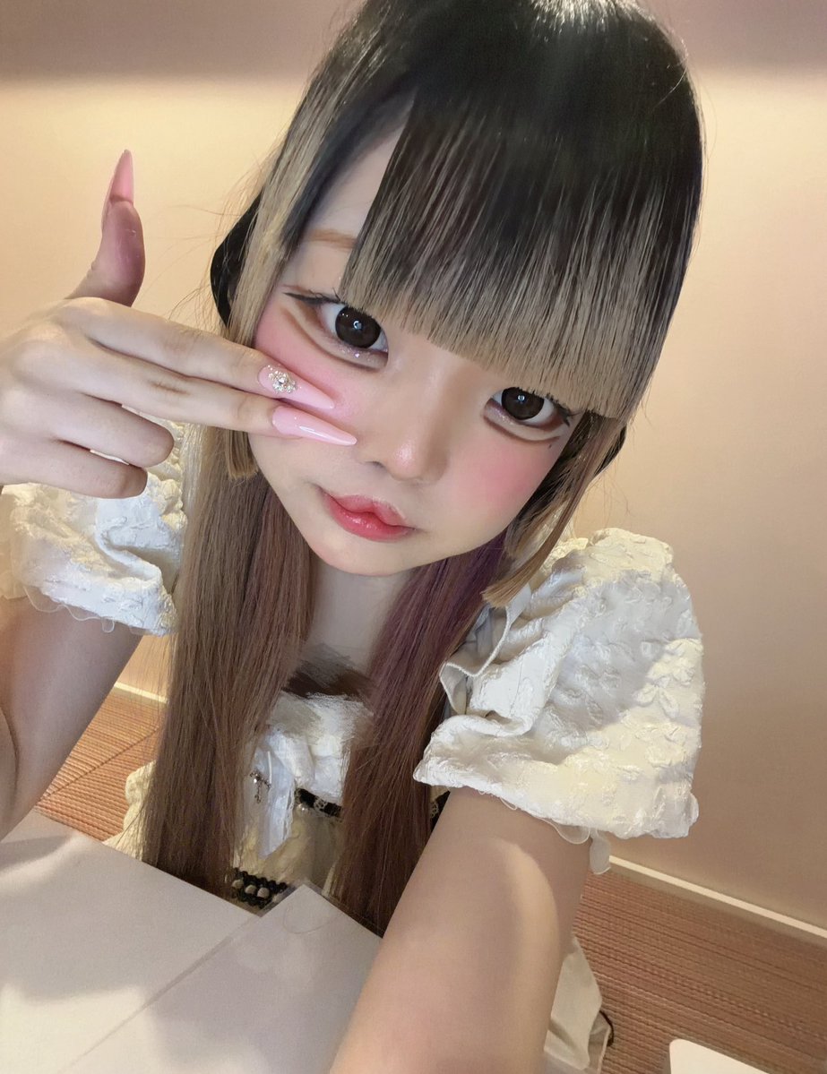 melcafe_kannai's tweet photo. メルカフェオープンしました♪

🎀7月15日（水）のメンバー🎀

18:00~23:00 れおちゃん
@melcafe_leotama 
18:00~23:00 にょなちゃん
@melcafe_nyona 
18:00~23:00みあちゃん
@melcafe_mia 
18:00~23:00山田
@melcafe_yamada 

たくさんのご帰宅お待ちしております♪

#melcafe #メルカフェ
#メイド #メイドカフェ
#おすすめ #横浜メイドカフェ