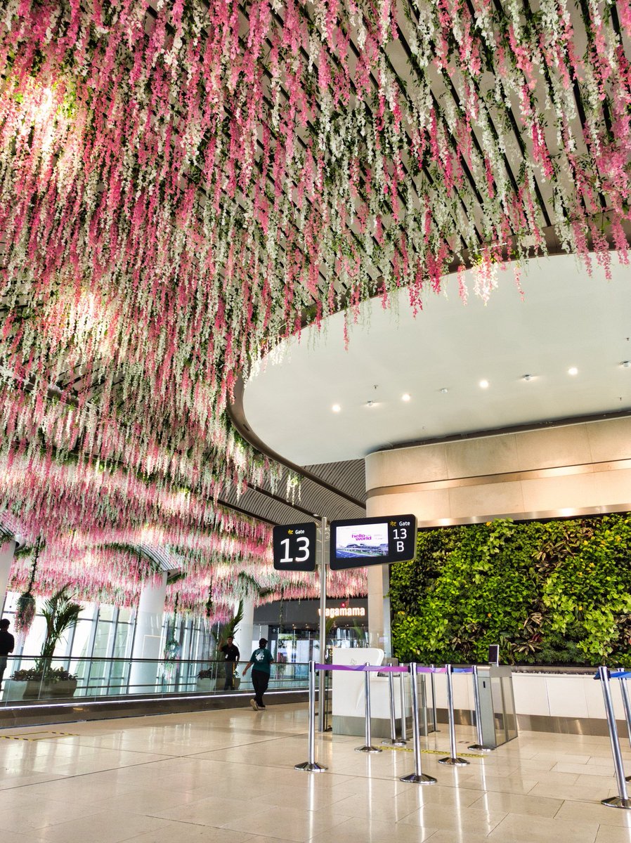 india_plus_'s tweet photo. India has truly cracked the code for building world-class airports. 🇮🇳✈️🔥

(📷@gogiinc) https://t.co/SdDbtGsUDe