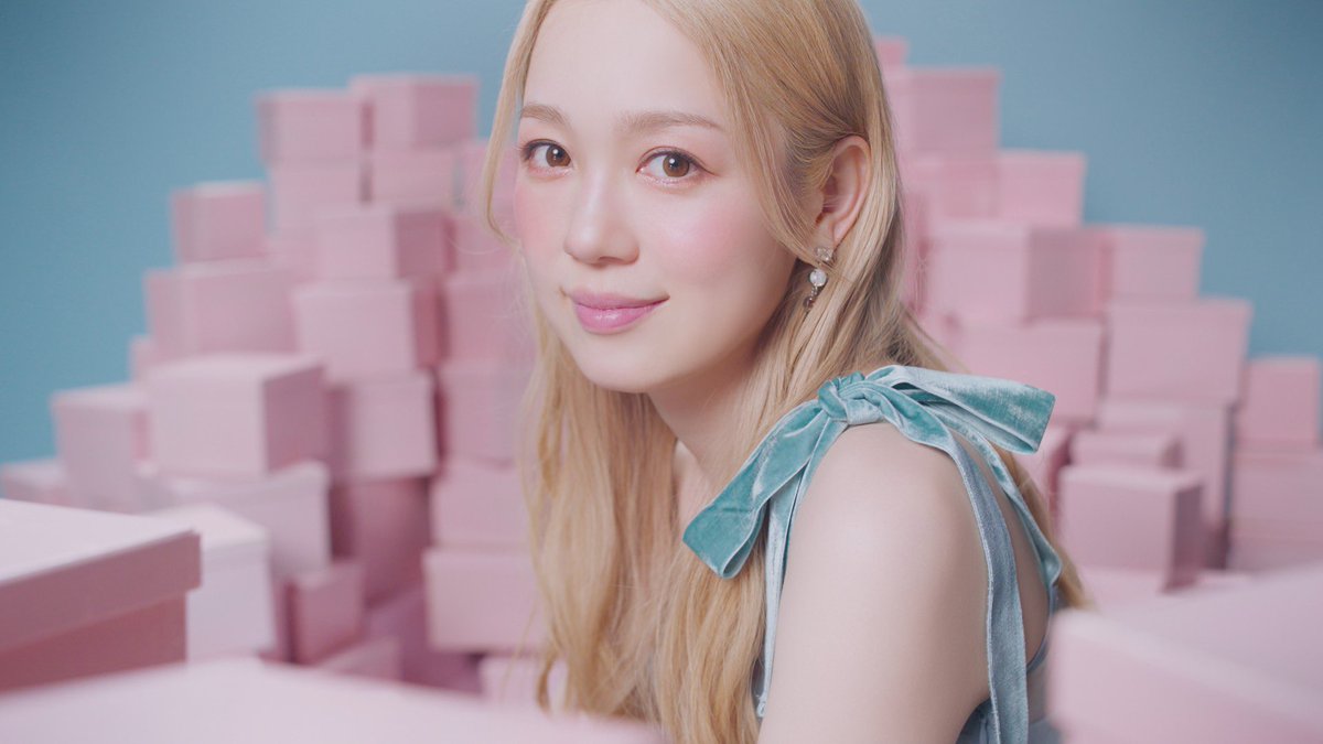 kanayanofficial's tweet photo. 🪄🤍-----
                    西野カナ 
              𝑷𝒐𝒘𝒆𝒓 𝒐𝒇 𝑳𝒐𝒗𝒆
    💞MVサムネイル初公開💞
                                      -----🤍🪄

本日7月15日(水)21:00 、「Power of Love」MVプレミア公開🎊
サムネイルも初公開 & YouTubeのプレミア公開ページもオープン🎬
https://t.co/WZExBsHUka

リマインダー設定をして、プレミア公開をぜひリアルタイムでお楽しみください⏰

#本好きの下剋上 #西野カナ
#西野カナ_PowerofLove 

スタッフ