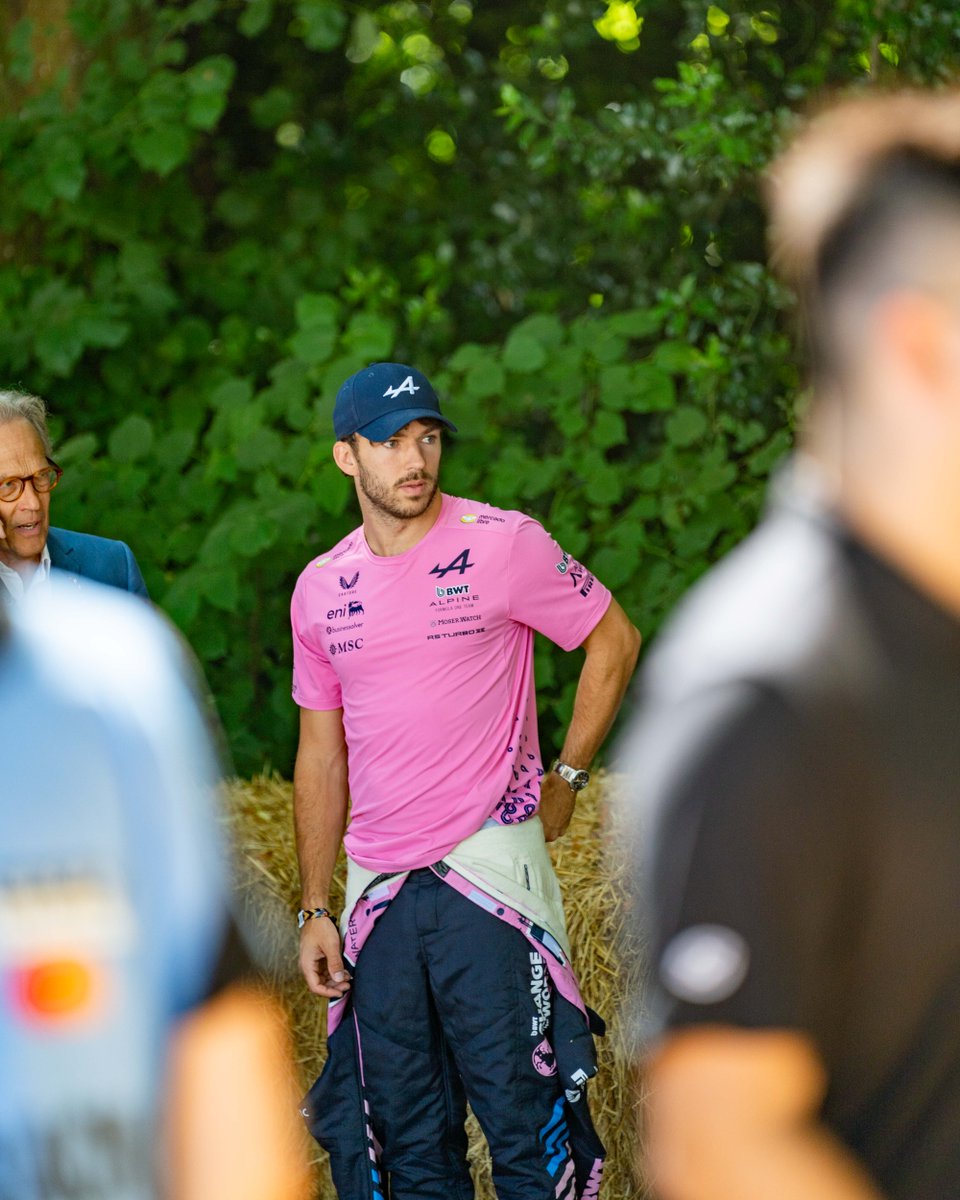 GRANGEMOTORS's tweet photo. Alpine's A110 FUTURE made its global dynamic debut at the Goodwood Festival of Speed. BWT Alpine Formula One Team driver Pierre Gasly took the development mule up the legendary Goodwood Hill alongside the Duke of Richmond.
#Alpine #AlpineEdinburgh #A110Future #GoodwoodFOS https://t.co/jqukPEnOBq