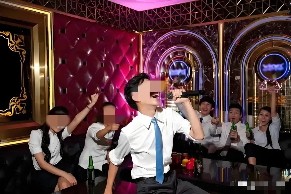 hjg8258's tweet photo. Nothing beats the vibe of belting your favorite tunes with friends at KTV  Who’s ready to grab the mic https://t.co/bUnfIVJf9n