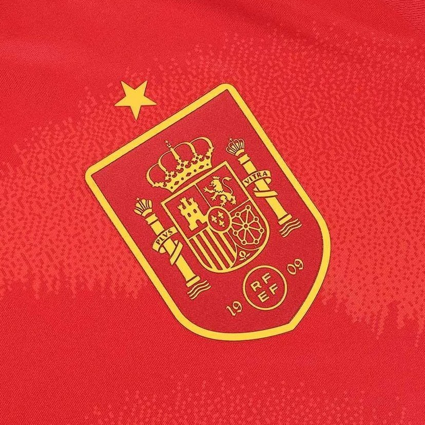 TouchmineX's tweet photo. 🚨📊 𝗡𝗘𝗪: Spain have faced just two shots on target in the first half of games at this World Cup.

Both have come courtesy of Cristiano Ronaldo. 😳

- @OptaAnalyst https://t.co/YSlUvxo3kZ