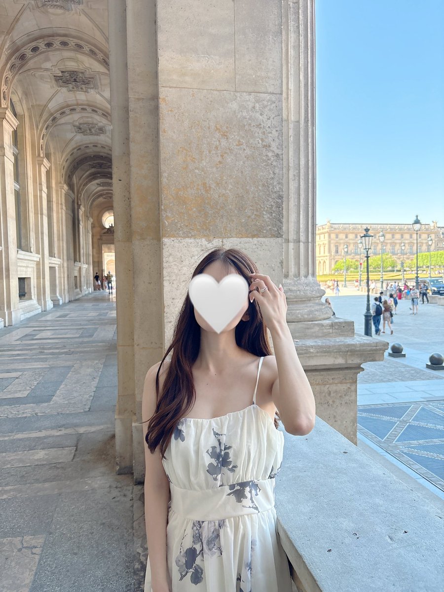 maratan_584_'s tweet photo. 夏のヨーロッパは冬よりスリが多いらしいんだけど（ハイシーズン＆コートで鞄隠せないから）、観光客丸出しの軽装で2週間周遊して1度もスリに合わなかった私のガチスリ対策をツリーにまとめます🪄 https://t.co/0wh1xk35Xh