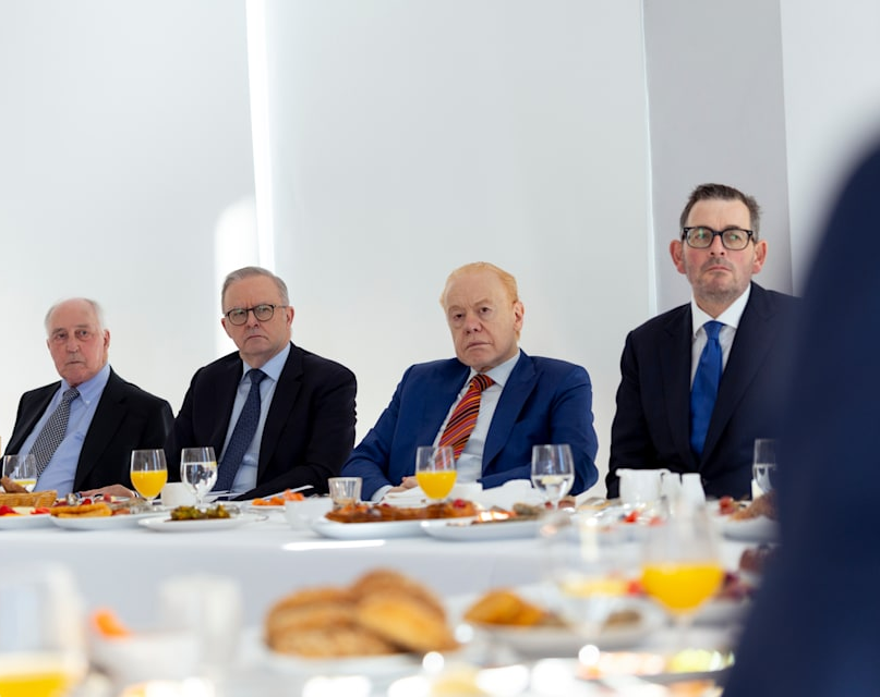 davidgdean's tweet photo. @craigkellyAFEE Don't forget Paul Keating is on the Pratt payroll as well as Daniel Andrews. Here he is at the meeting entirely surrounded by his bought and paid for stooges.
https://t.co/e6bwMhQD1H https://t.co/r6wyh6vbPf
