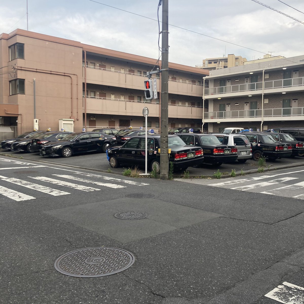 mik3570's tweet photo. タクシードライバーを考えている
初心者の皆さーーん
絶対に騙されてはいけませんよ〜
儲かっていると大嘘こく会社の
実態は↓修理代さえ払えない… https://t.co/JjdO1MFsPB