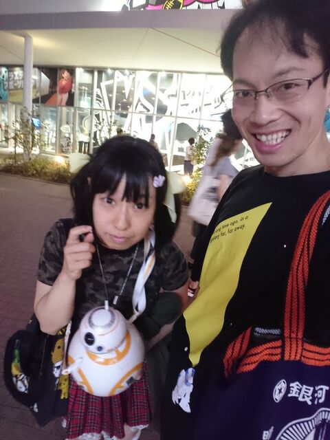 sumire_n_l's tweet photo. アホなことしてるのもあるけど過去の映画に行った今日と同じ服を使ったコーデ集。3枚目が反乱軍の髪飾りついてる。 https://t.co/2lbSf7GOI2