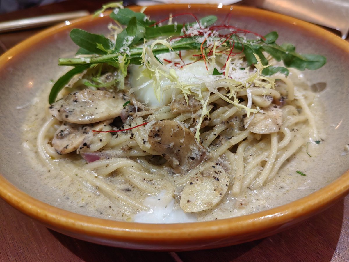 AzVEQwQOFUvlgtR's tweet photo. Just found the most hidden gem in the city! Creamy truffle pasta here is absolute perfection, and the service hits different  Don’t sleep on this spot!， https://t.co/bOcx8XKKrc