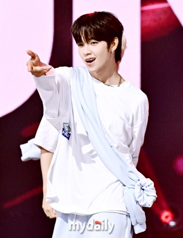 1998_Beans's tweet photo. [MD Photo] AHOF JL, 'Running for You'
🔗 https://t.co/6dd9MB0KQO

CONGRATULATIONS AHOF
#RUNTOYOU1STWIN
#AHOF_RUNTOYOU https://t.co/WVD14ubVnE