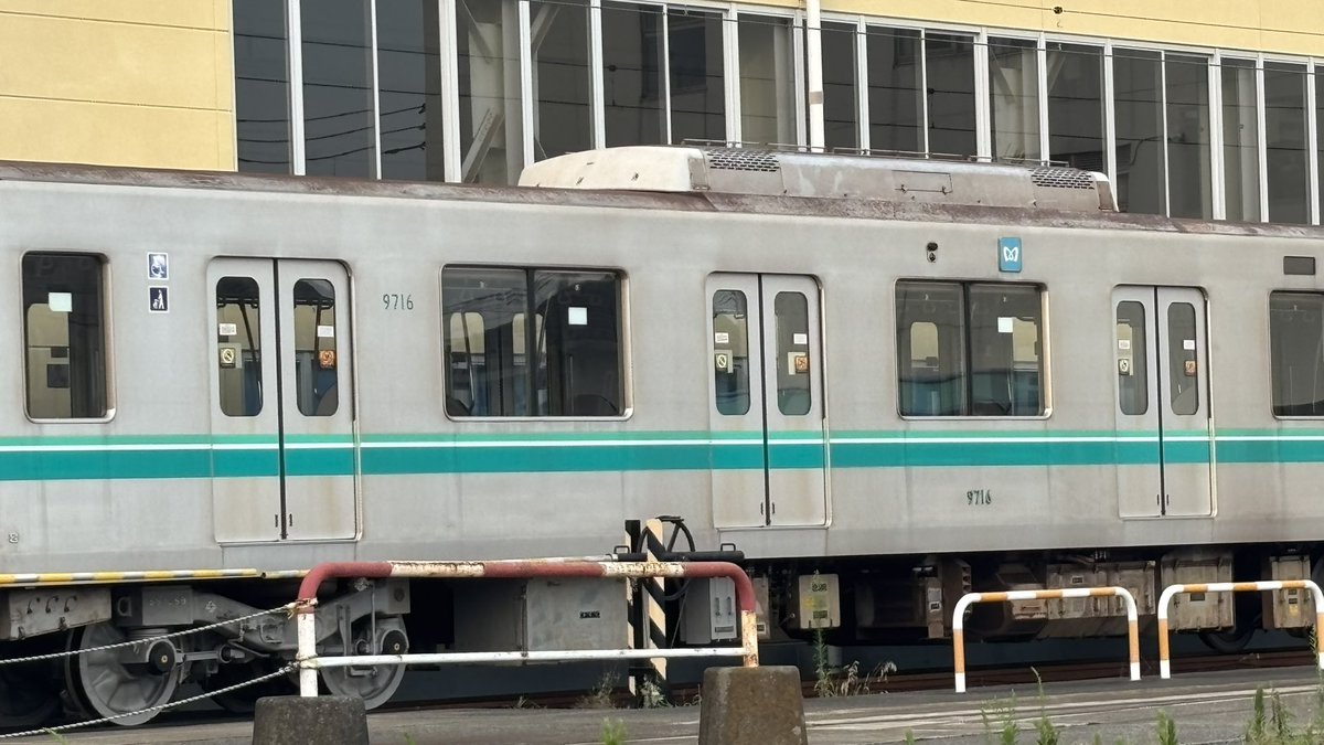syake7804's tweet photo. 2109Fが放置プレイポジから居なくなってたので探したら検修庫の中にいましたね

その過程で9116Fともご対面

2109F、B修繕、するんですか？() https://t.co/dMLM0m9IRY