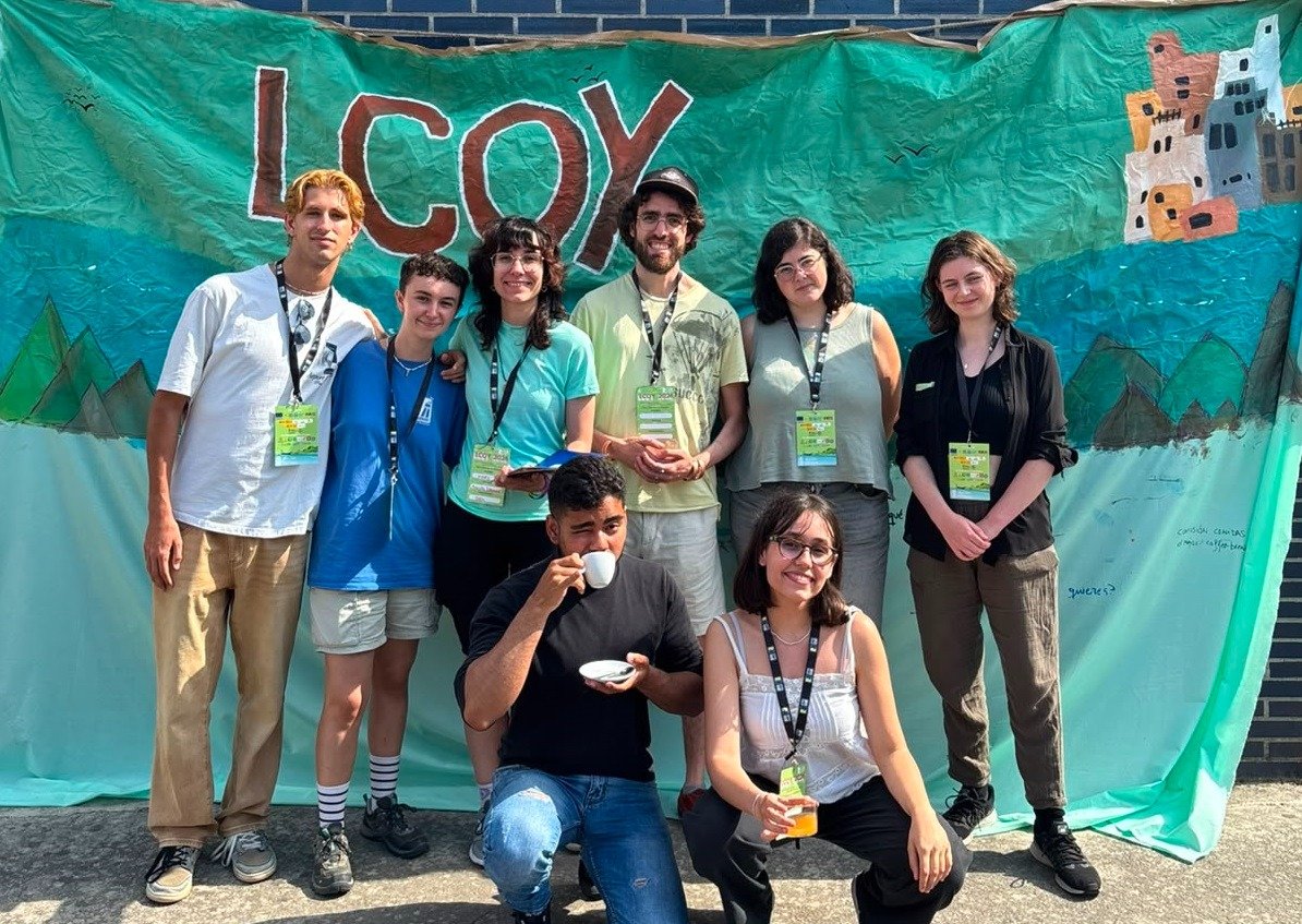 AmnistiaCV's tweet photo. Por segundo año consecutivo hemos participado en la LCOY; la Conferencia Juvenil de Cambio Climático de la ONU. Este año, además, hemos formado parte del equipo organizador. Una crónica de esta maravillosa conferencia que no os podéis perder 👉  https://t.co/JeIuPfKXSf https://t.co/OyToeKHyxz