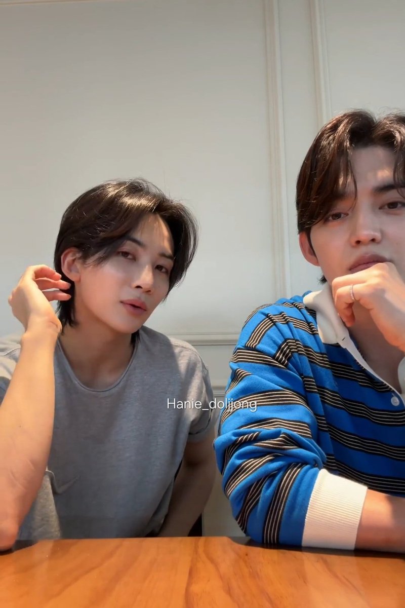 Hanie_doljjong's tweet photo. May nakaka angat na naman 😆 

Jeonghan and Scoups quick live 💕 https://t.co/Bc3gndyy5X
