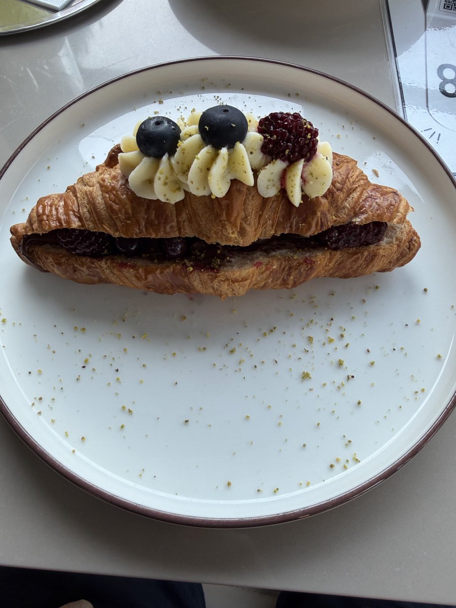 Ilkersek's tweet photo. 🥐 menüdeki görsele aldandım 3/10 https://t.co/3yKFt9rVVW