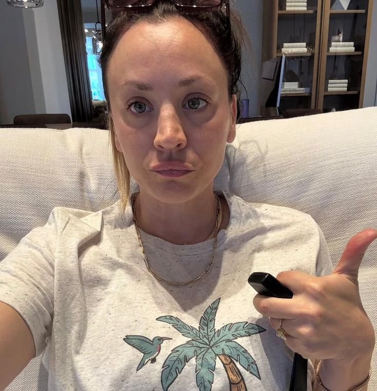 KaleyCuoco12344's tweet photo. Would you rather spend the day exploring or relaxing? https://t.co/KL1uOSYAF3