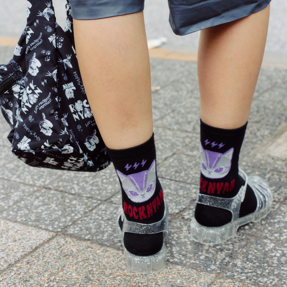 mofusand_kouhou's tweet photo. 【7月17日発売 新グッズお知らせ】

「ソックス ROCKNYAN」（ホワイト・ブラック）
（22-24cm）

お取り扱いはスレッドをご確認ください🐱 

#mofusand https://t.co/ZHCeuGaAZj
