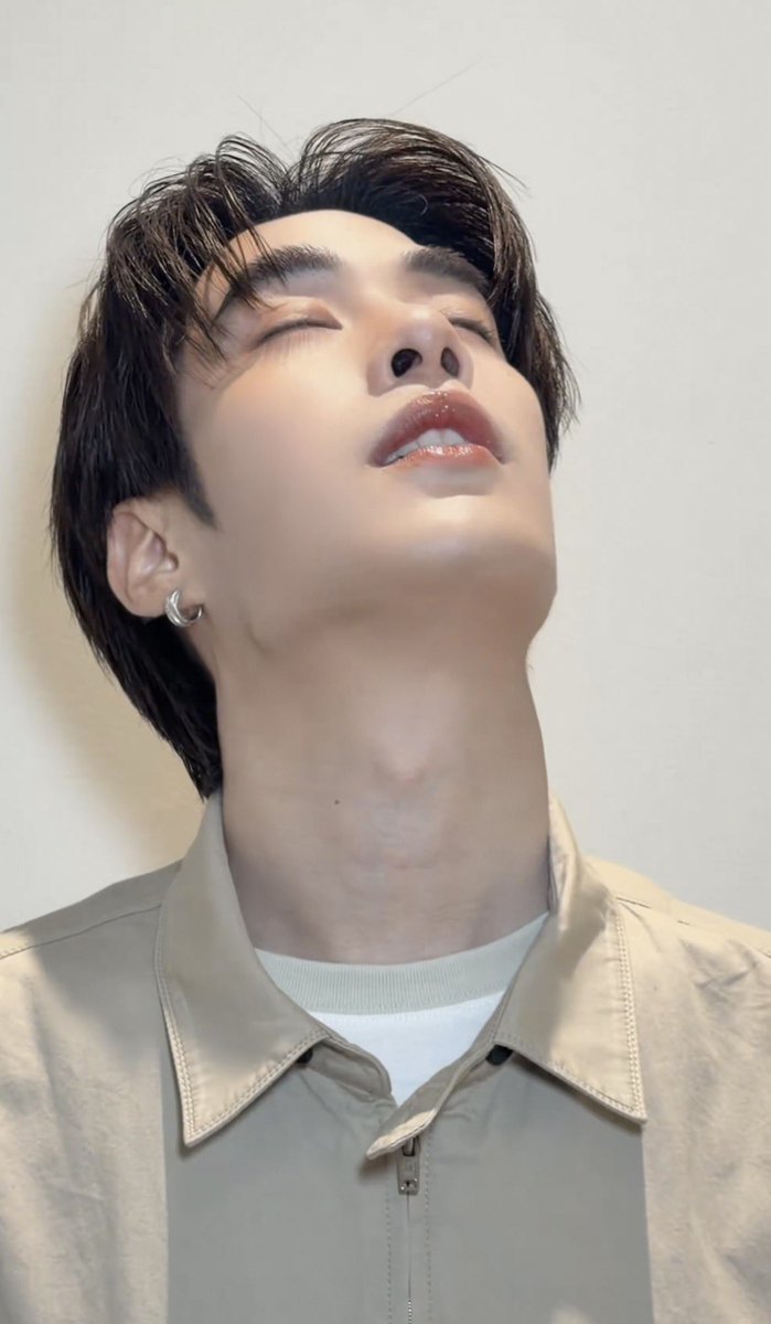 butbunnie's tweet photo. หน้าบ้วนธงเขียวมากพ่อ แต่พ่อผมรักแฟนที่สุด https://t.co/34nxBxFVbw