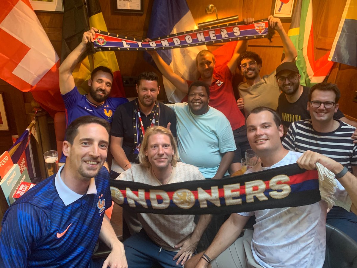 lyondoners's tweet photo. @Pierre__Sage en visite chez les Lyondoners!

Fraîchement débarqué à Londres, Pierre Sage en a profité pour rendre visite aux Lyondoners! https://t.co/EvGCZ1HVrA
