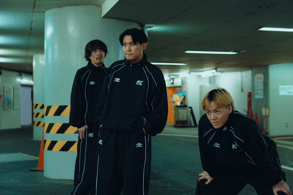 KOTORI_band's tweet photo. ✦𝐍𝐄𝐖 𝐌𝐄𝐑𝐂𝐇✦

①UMBRO × KOTORI Track Jacket
¥23,000 tax in
Black (M / L / XL)

②UMBRO × KOTORI Track Pants
¥20,000 tax in
Black (M / L / XL)
※Jacket&Pants セット購入で¥3,000 OFF

③KOTORI Mug cup
¥2,500 tax in

🔗https://t.co/IK7P2pzMAd
7/17(金) 12:00~7/20(月・祝) 23:59

#KOTORI