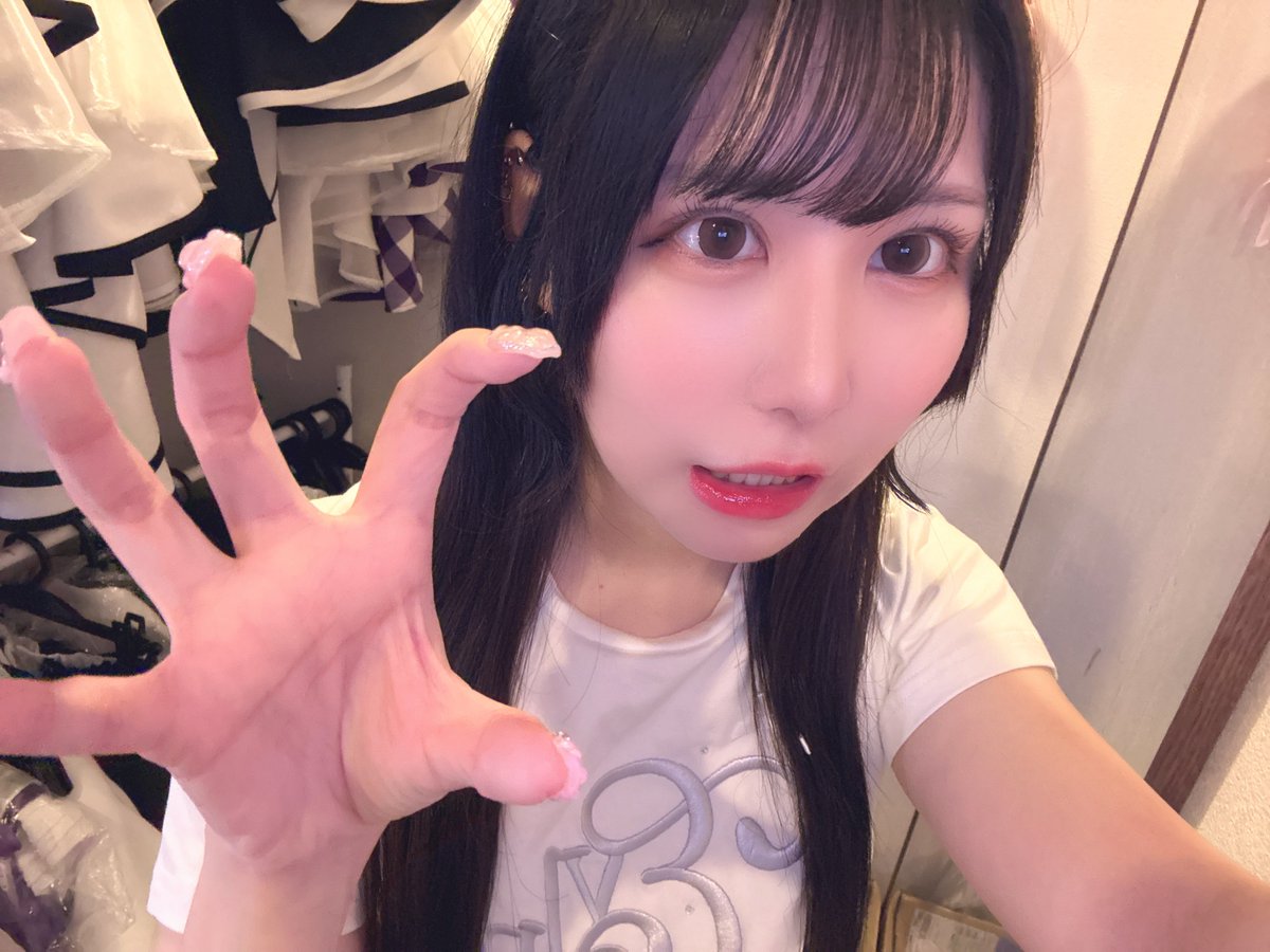 りさ tweet media