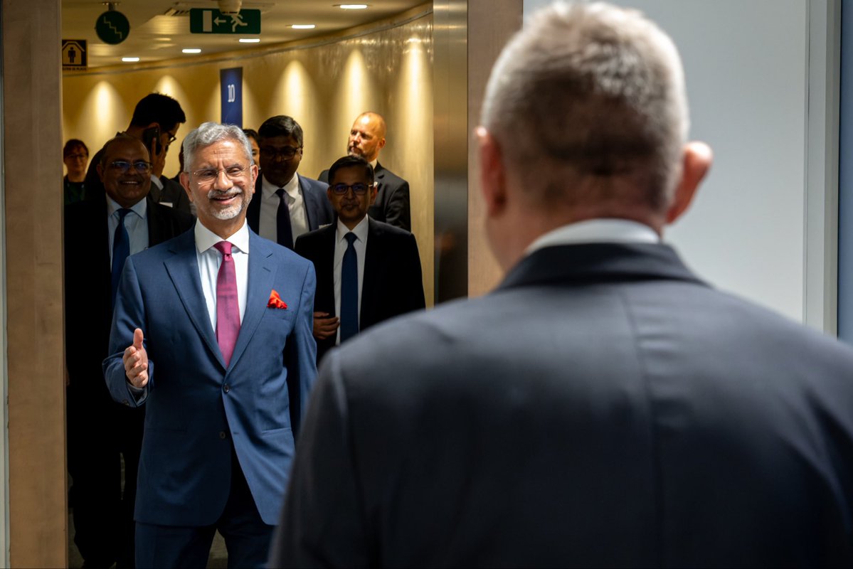 DrSJaishankar's tweet photo. Glad to meet European Commissioner for International Partnerships @JozefSikela this morning.

We spoke about advancing our cooperation in connectivity, trilateral partnerships, IMEC and green shipping. 

🇮🇳 🇪🇺 https://t.co/MSRkgE4PEh