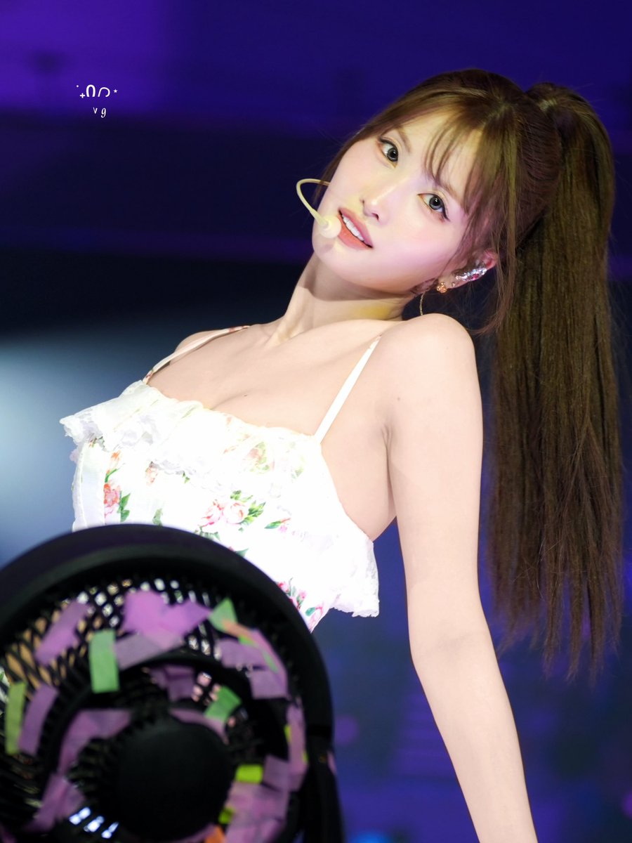 Teng012409's tweet photo. 260711 THIS IS FOR 🦝💕

ᖰ♡⌂♡ᖳ 

#モモ #MOMO #TWICE #모모 #트와이스 https://t.co/0xw9hWIB7c