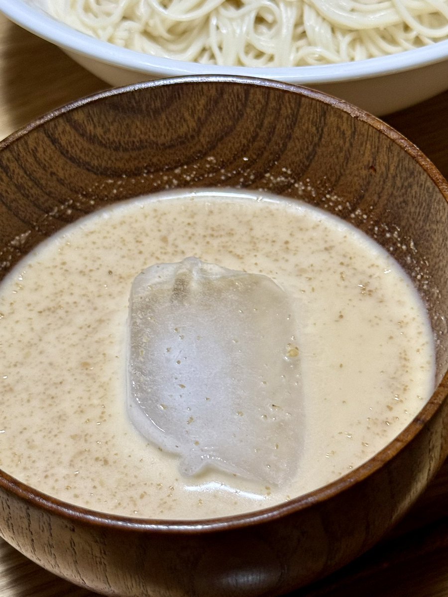Viper2JP's tweet photo. 今日の夕食🍽️

そうめん

ゴマだれ
中華風塩だれ
の2種を用意しました♪

いただきます😋

#家庭菜園 
#男の料理  は #簡単 #手間いらず がモットー
#料理男子 
#おうちごはん 
#料理好きな人と繋がりたい 
#料理
#お腹ペコリン部
#弁当男子 https://t.co/FSM1GST8k3