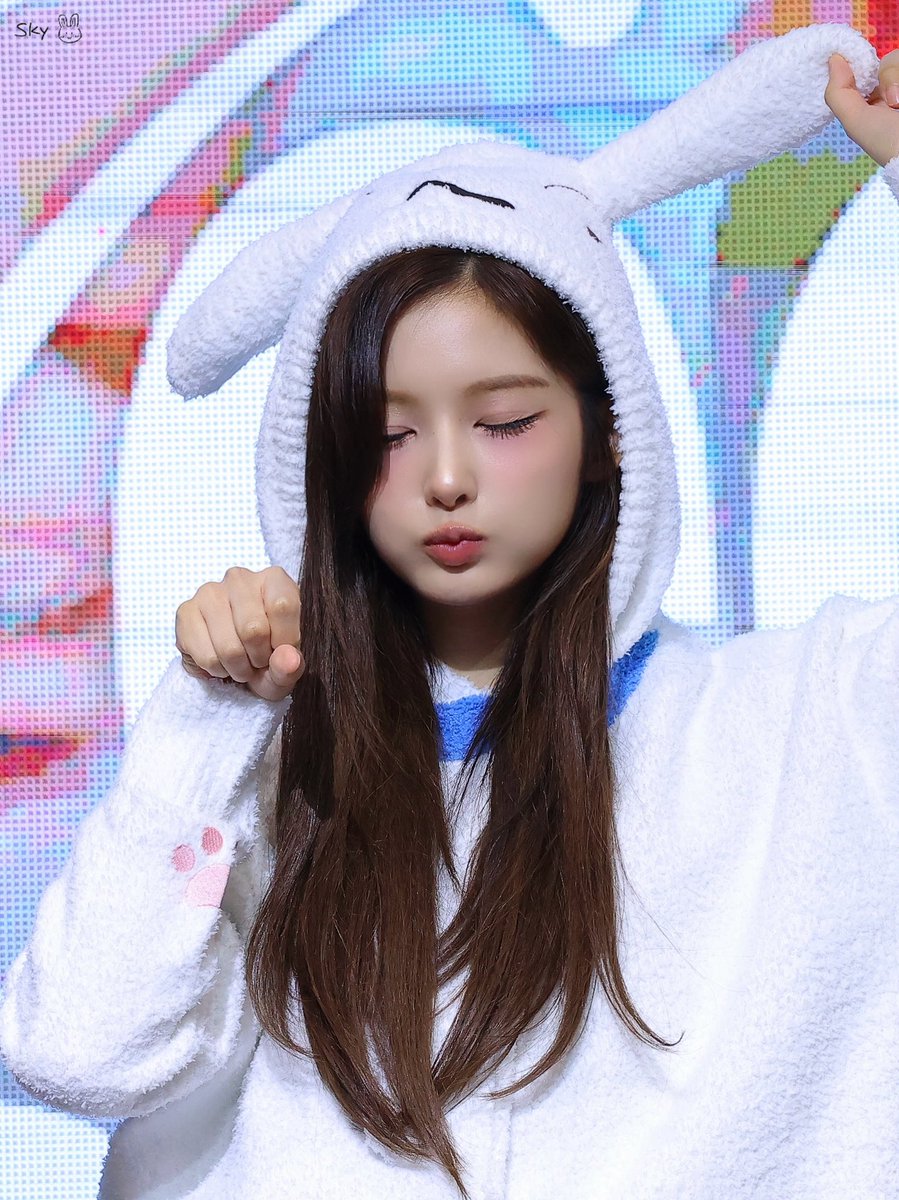 Sullyoon_Sky's tweet photo. 260710 😚

#엔믹스 #설윤 #NMIXX #SULLYOON https://t.co/tWE3Coox6W