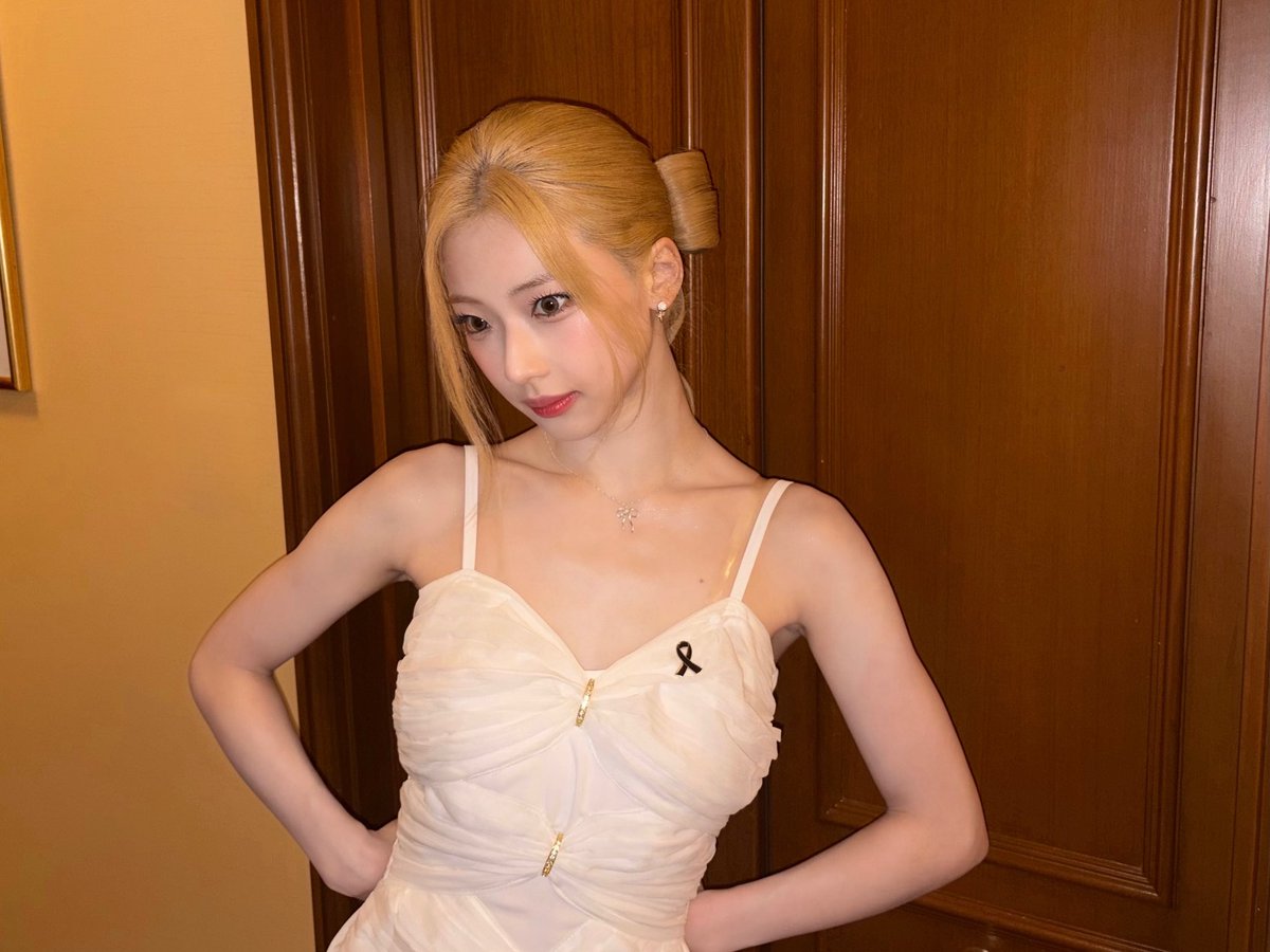 picbaemon's tweet photo. RUKA WEVERSE UPDATE https://t.co/wri7S4DD7E