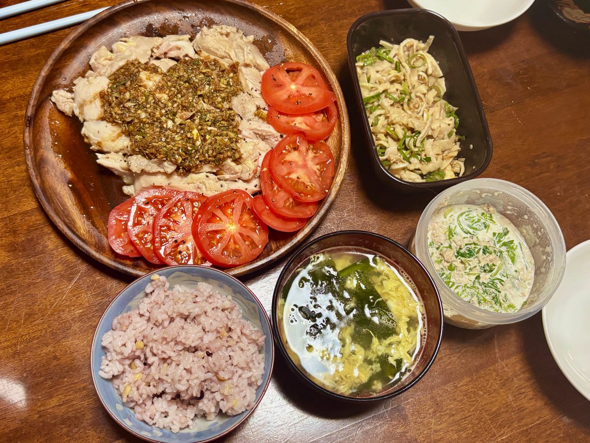irisayametti's tweet photo. 晩御飯

・よだれ鶏‼️
・鶏皮ポン酢‼️
・小松菜ツナ和え‼️
・わかめスープ‼️
・雑穀ご飯‼️ https://t.co/OSjcrd0swx