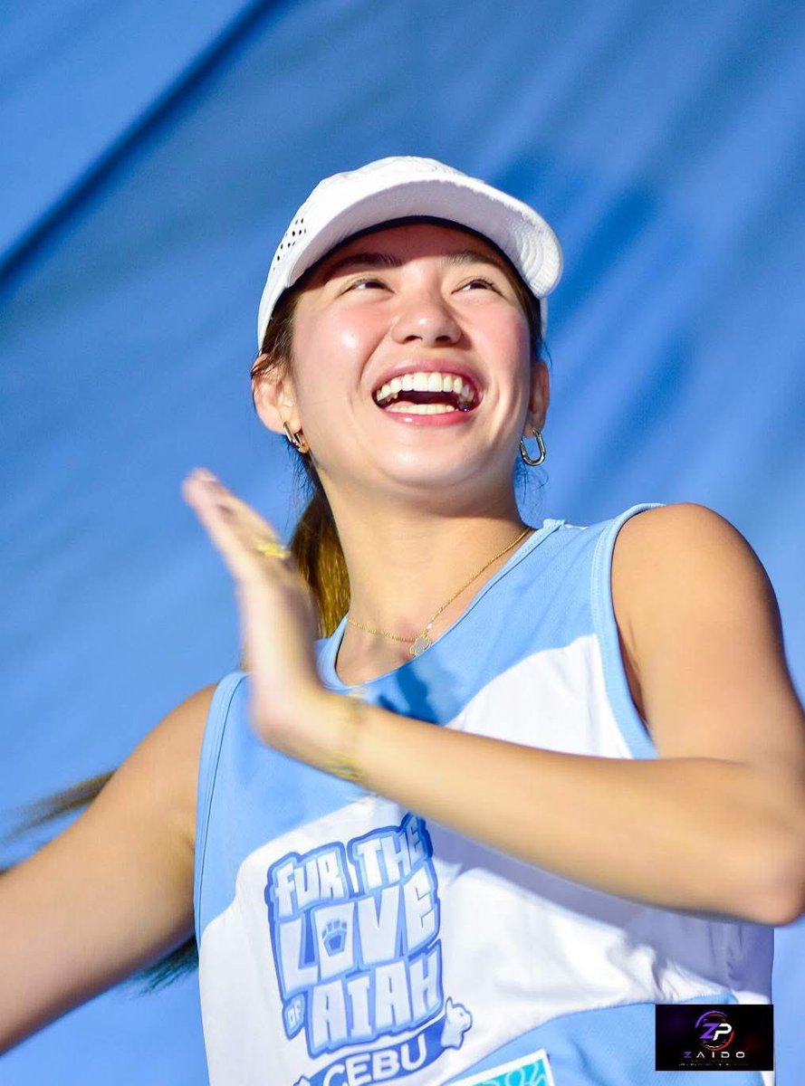 Sone_Bloom's tweet photo. Lord, don't let her lose her smile 😍😍 https://t.co/U2lsGHHF9K