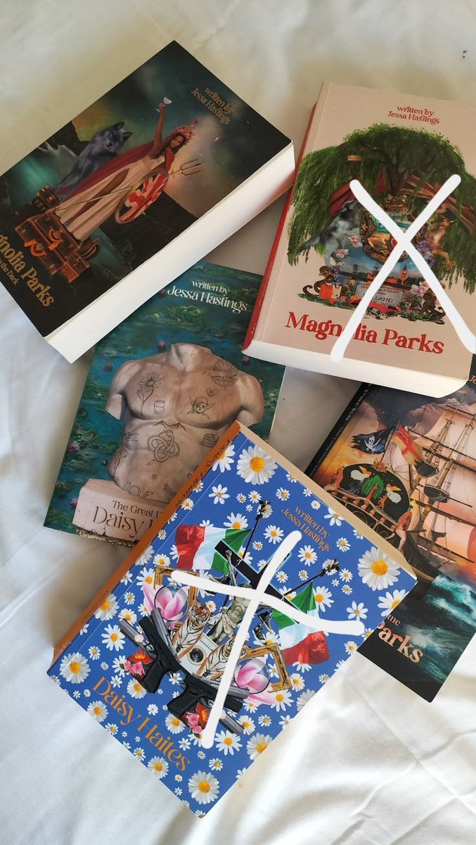 i2skeet's tweet photo. wtb dgn keseriusan hati ini tlg siapapun yang ketemu magnolia parks series di periplus/toko buku manapun tp covernya yang ini (cm mau yang ini) tlg kabarin aku. aku nyari:

- magno the long way home
- daisy haites the great undoing
- magno into the dark

TOLONGGGGG https://t.co/0dulz11FaK