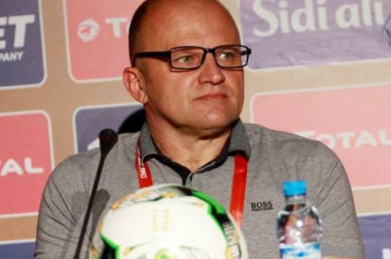 TouchmineX's tweet photo. 🚨‼️ 𝗦𝗖𝗔𝗡𝗗𝗔𝗟 𝗔𝗟𝗘𝗥𝗧: Sudan’s head coach said he voted for Mohamed Salah in the 2019 FIFA The Best award.

When FIFA published the official results, his vote was recorded as going to Lionel Messi. 😳

The Sudan FA requested an investigation, but no public explanation has ever been issued.
