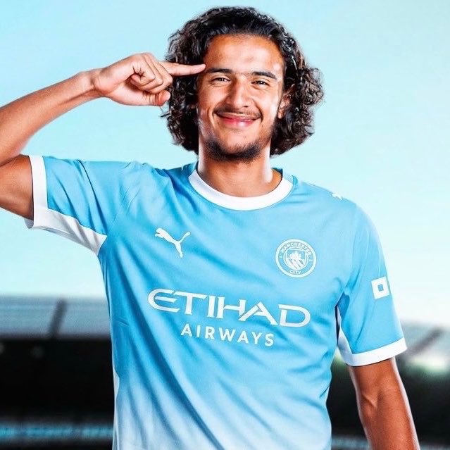 GoalsSignal's tweet photo. 🚨🇲🇦 Manchester City are pushing hard to sign Ayyoub Bouaddi.

The Moroccan midfielder is expected to make his decision soon, with Lille valuing him at around €100m.

[David_Ornstein] https://t.co/jErBcJSd94