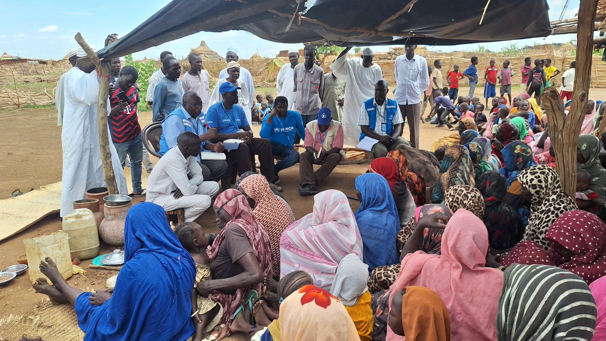 UNHCRinSudan's tweet photo. These new photos, taken by our colleague during an inter-agency assessment mission to Bindisi, Central #Darfur🇸🇩, show the harsh reality facing displaced families.

Thousands of #IDPs have survived 2 years without emergency shelter or basic humanitarian support. 
#KeepEyesOnSudan https://t.co/NwQqw5cd2I