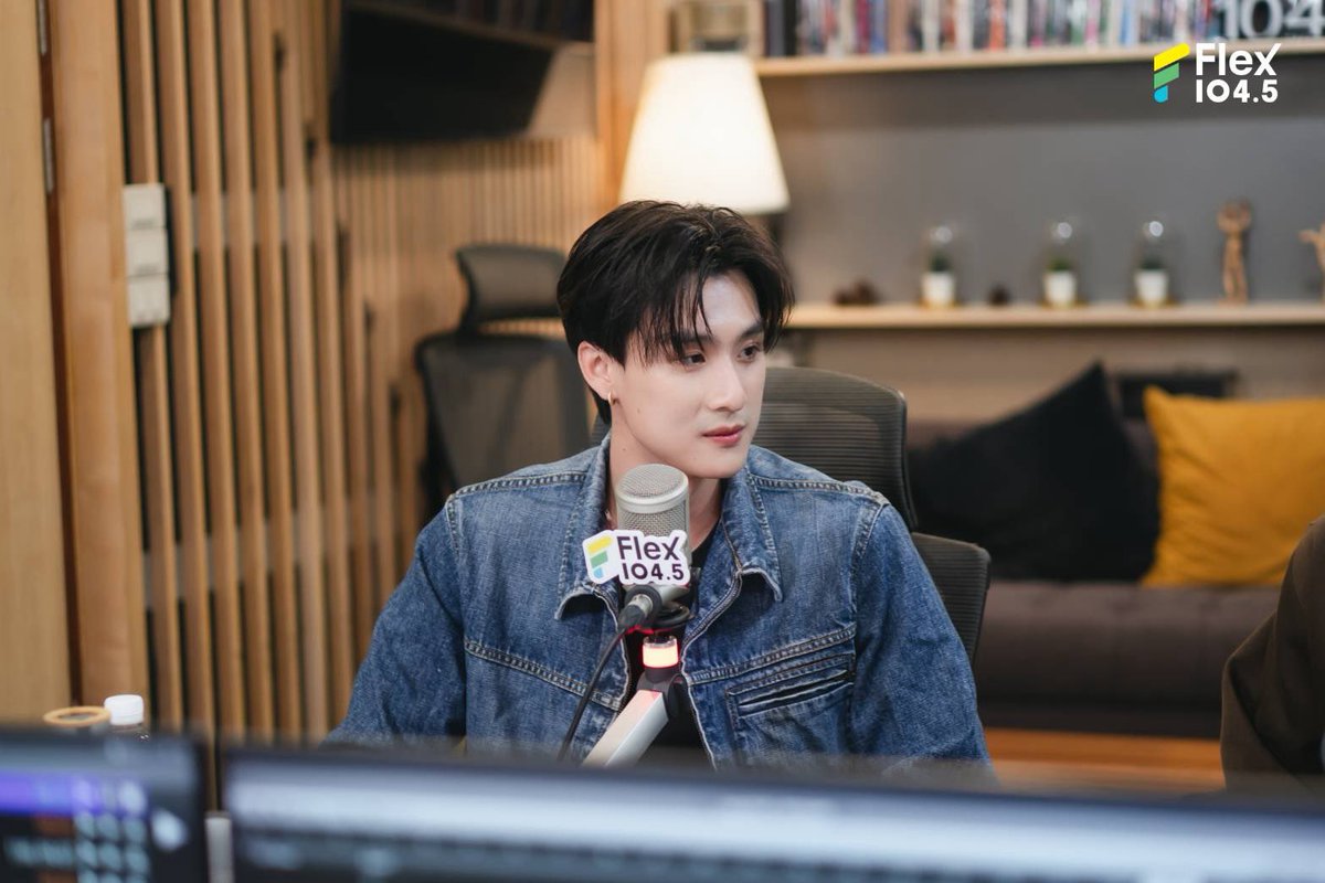 Flex_Connect's tweet photo. 📌ดูรายการ Flex Talk ย้อนหลังได้ทาง YouTube : FlexConnect
https://t.co/LEe2didTF4

@dew_jsu @vitheepanich @MrKillSeries @GMMTV 
.
#Flex1045xMrKillSeries #MrKillSeries
#DewTee #dew_jsu #tee_vtp #GMMTV
#FlexTalk #FlexConnect #Flex1045 https://t.co/i6KcLkRVqq