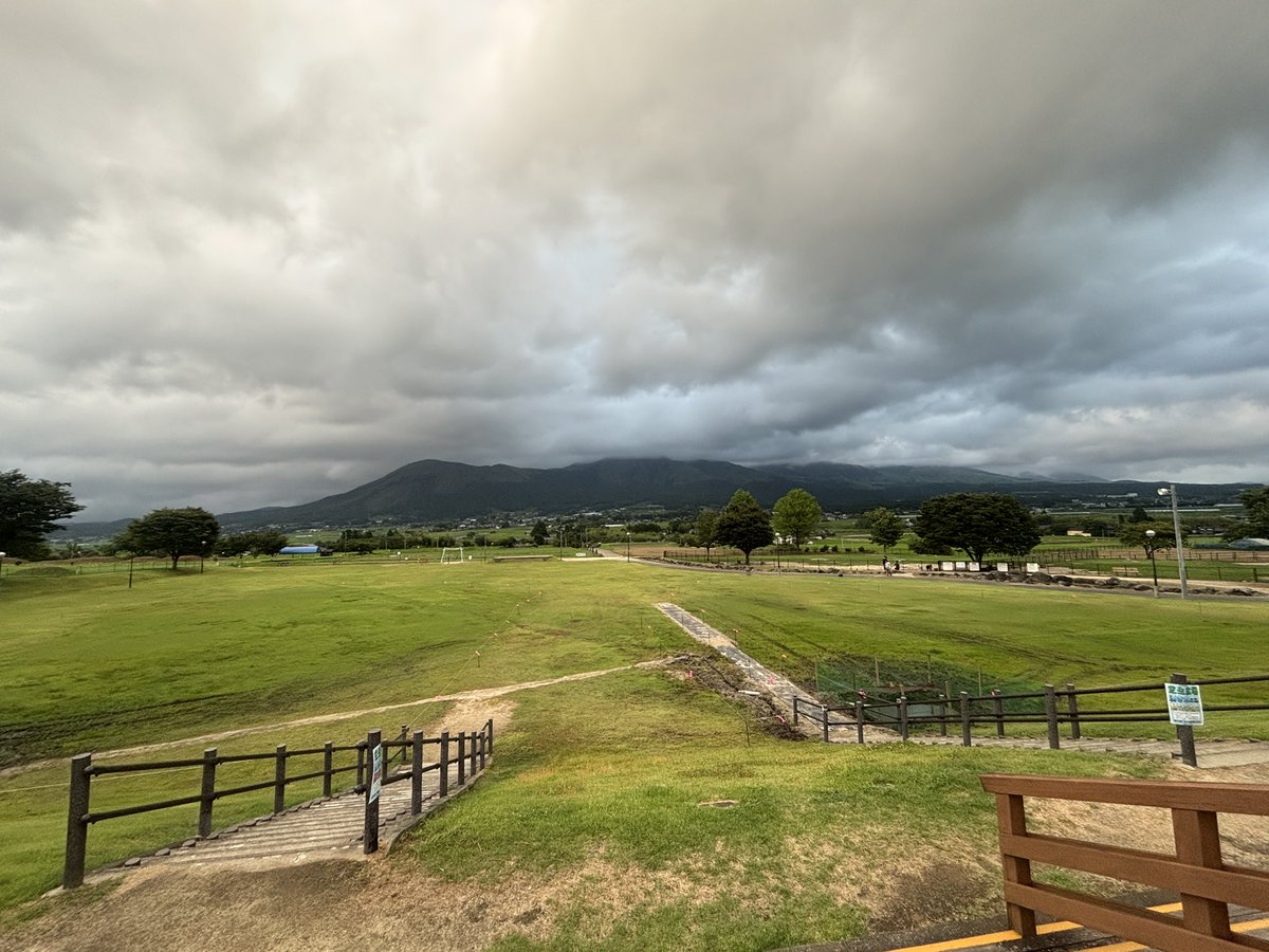coach515l's tweet photo. 熊本県阿蘇市なう。
目の前には阿蘇の山々⛰️
広大なカルデラを肌で感じております😊 https://t.co/XAIfCO7kYB